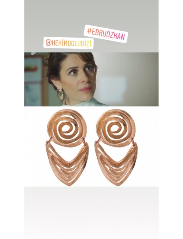 Hava sallantılı çember küpe