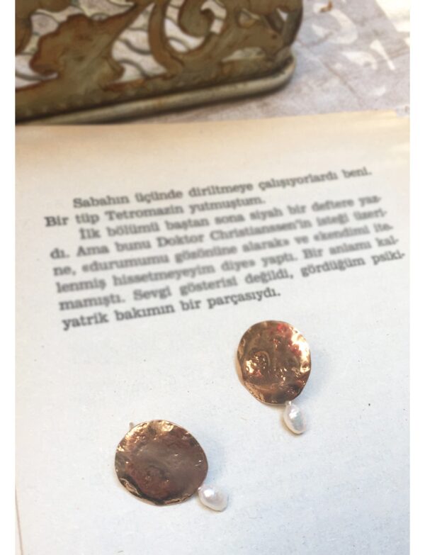 Plakalı Anne İncili Küpe